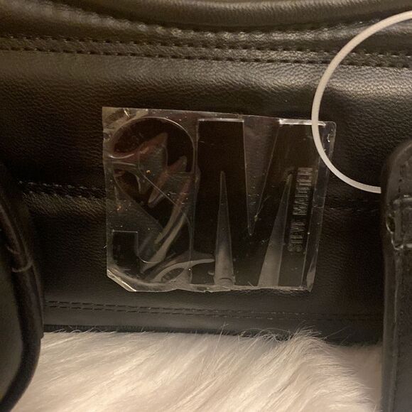 NWT Steve Madden Crossbody Bag w/AirPod Pouch - Picture 4 of 16